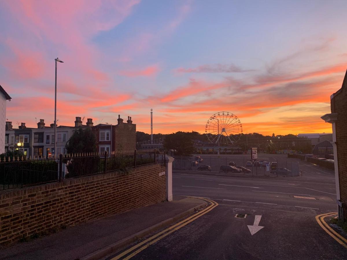 'Little Eaton Margate' Perfectly Located Town House By The Sea, With Free Parking! Villa Exterior photo